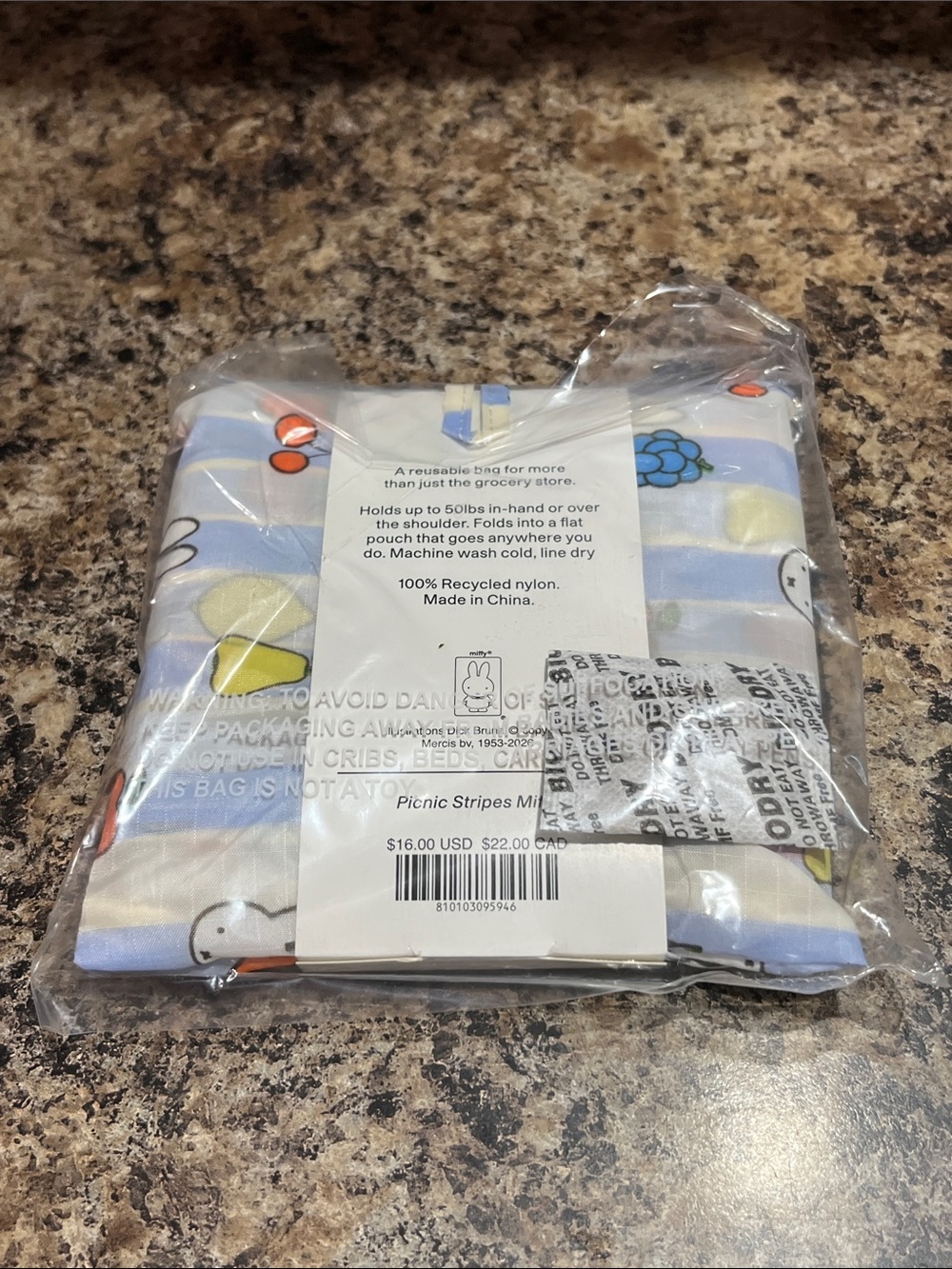 BAGGU & Miffy UO Exclusive Standard Reusable Tote Bag - Picture 4 of 4
